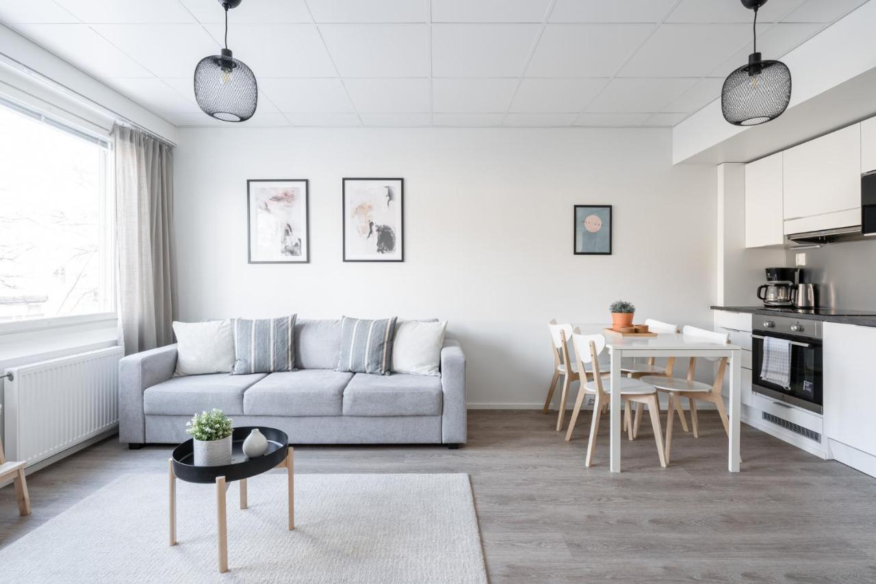 Modern 2Br Apartment With Balcony & Central Location - Hosted By 2Ndhomes 탐페레 외부 사진